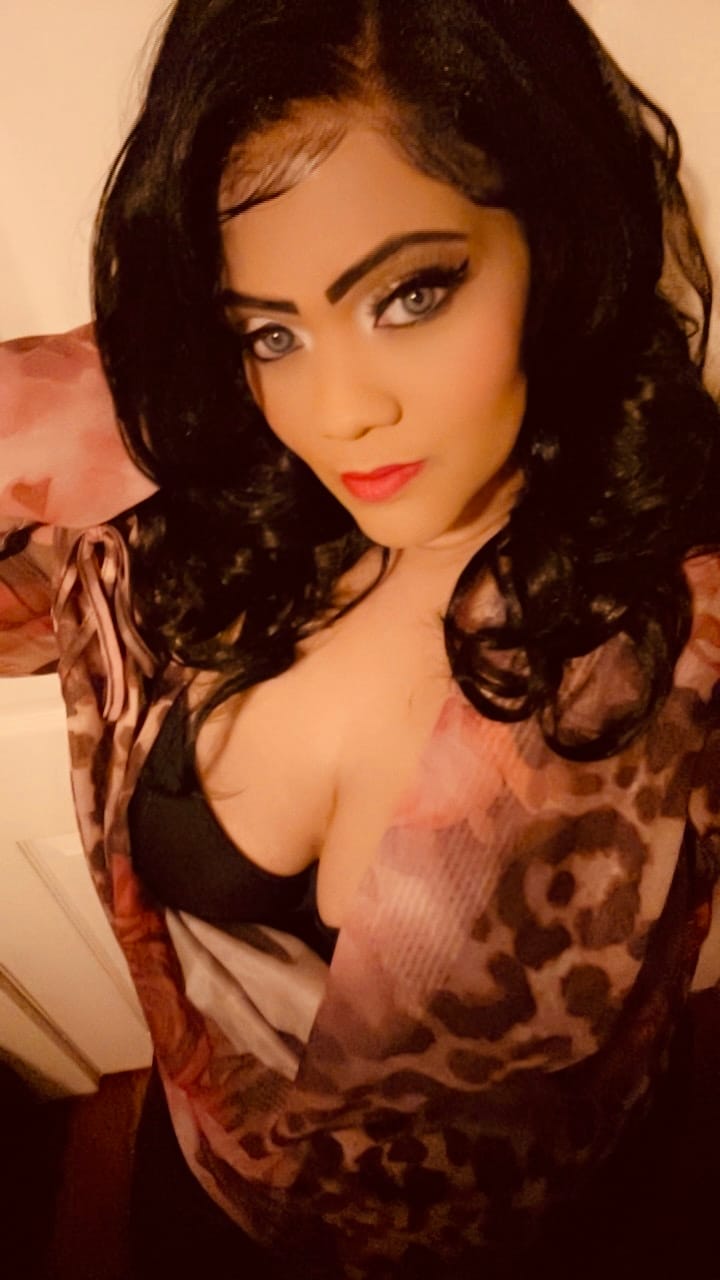 Customer photo review of Amazonia Antarctic Blue Prescription Colored Contact Lenses