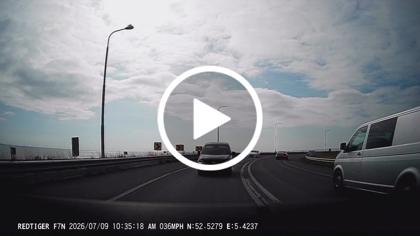 Customer video review of Redtiger F7N/F17 Dash Cam Suction Mount with GPS Module