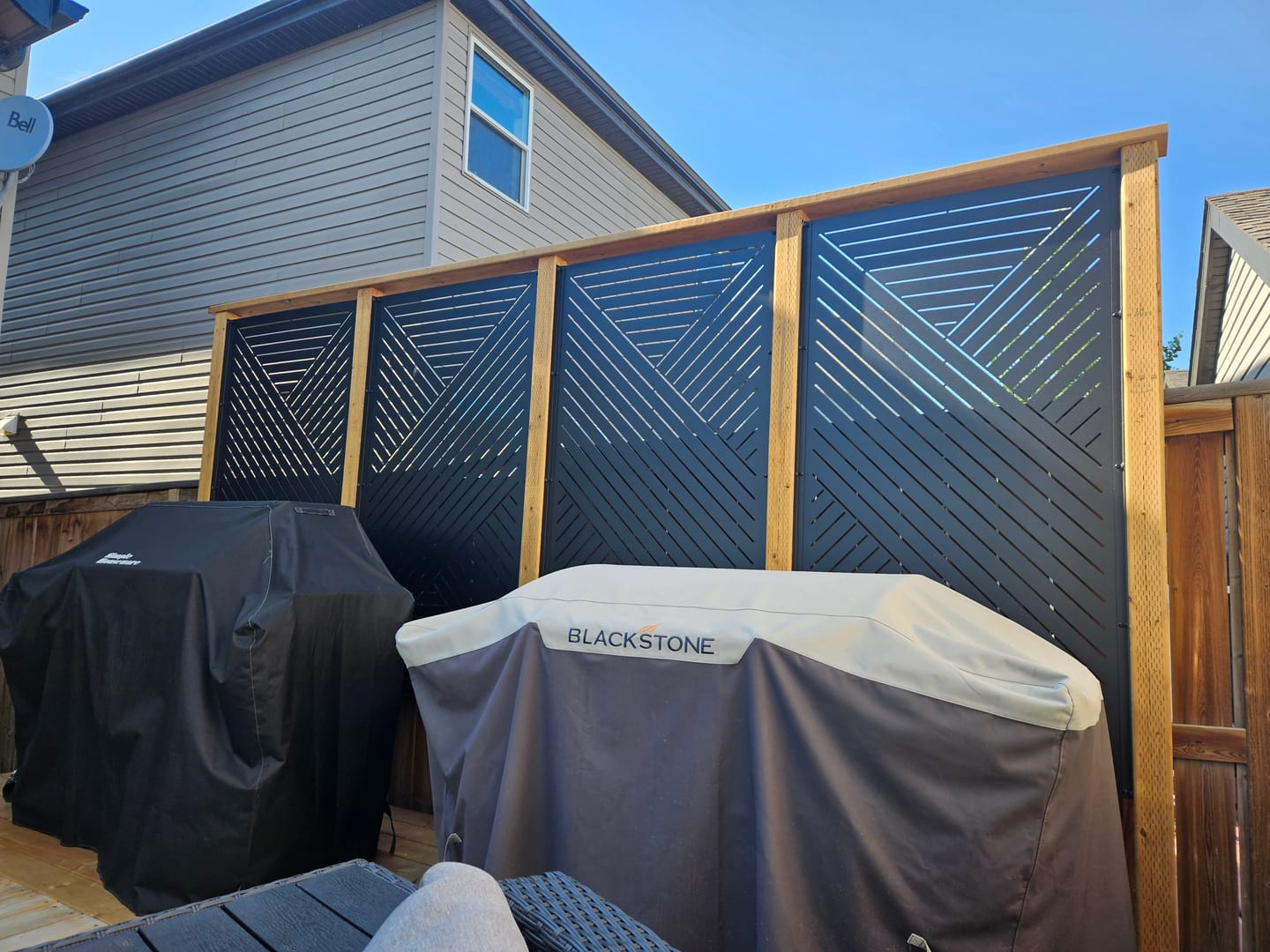 Customer photo review of Privacy Screen (Hexx)