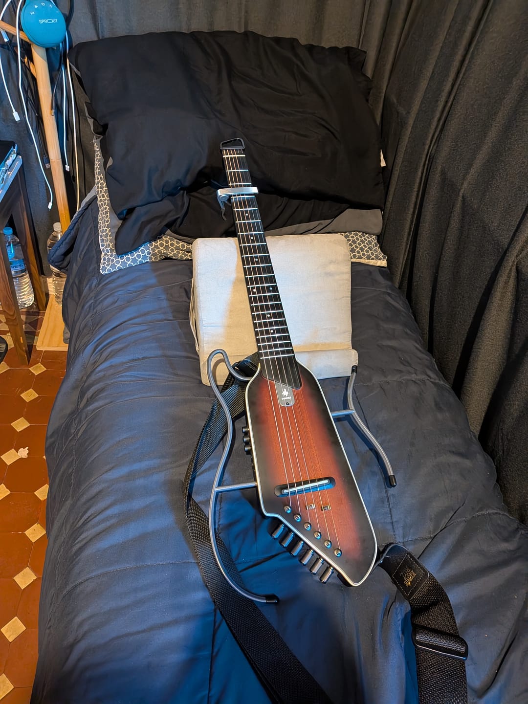 Customer photo review of Donner HUSH I Evo2 Guitar
