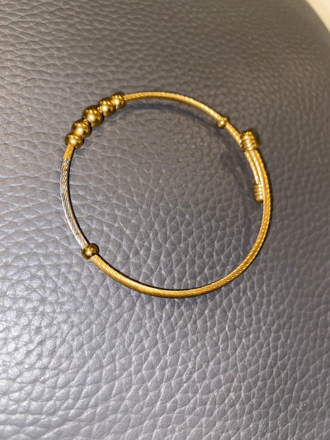 Customer photo review of Yuri Gold Bead Bangle