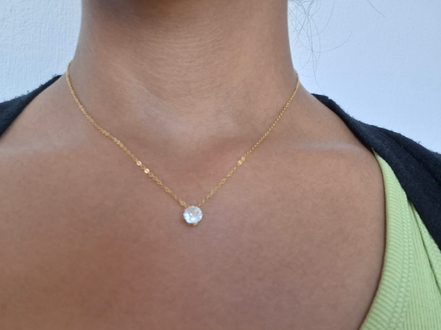 Customer photo review of Colar Solitário Banhado em Ouro 18k