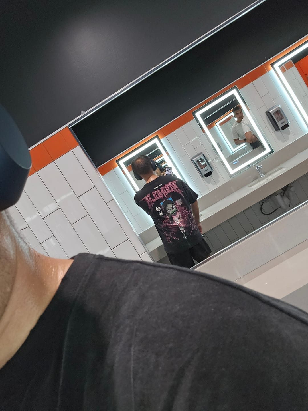 Customer photo review of 4266 - Demon Slayer: Kimetsu no Yaiba - Character Tees