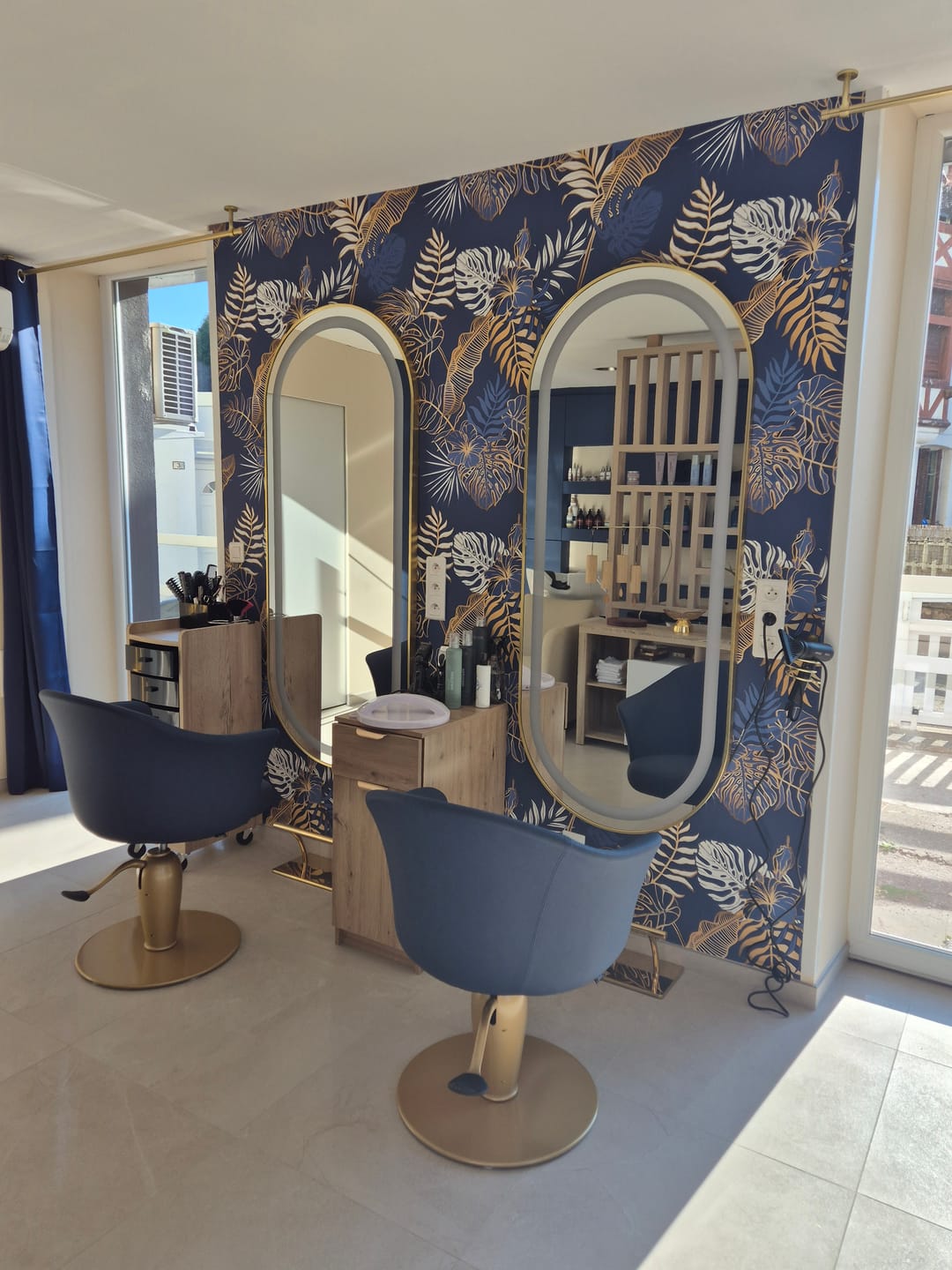 Customer photo review of Papier Peint Tropical  Bleu-Doré Aristocrate