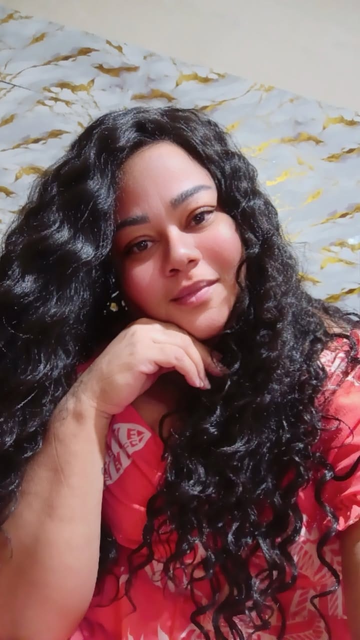 Customer photo review of Lace Front Tela HD Italia Castanho 4 Cacheada - Repartição Livre 13x4