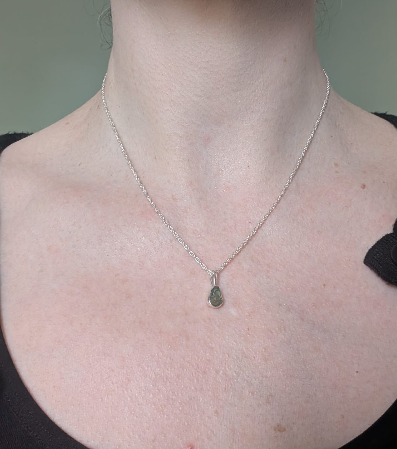 Customer photo review of Moldavite - Mini necklace pendant