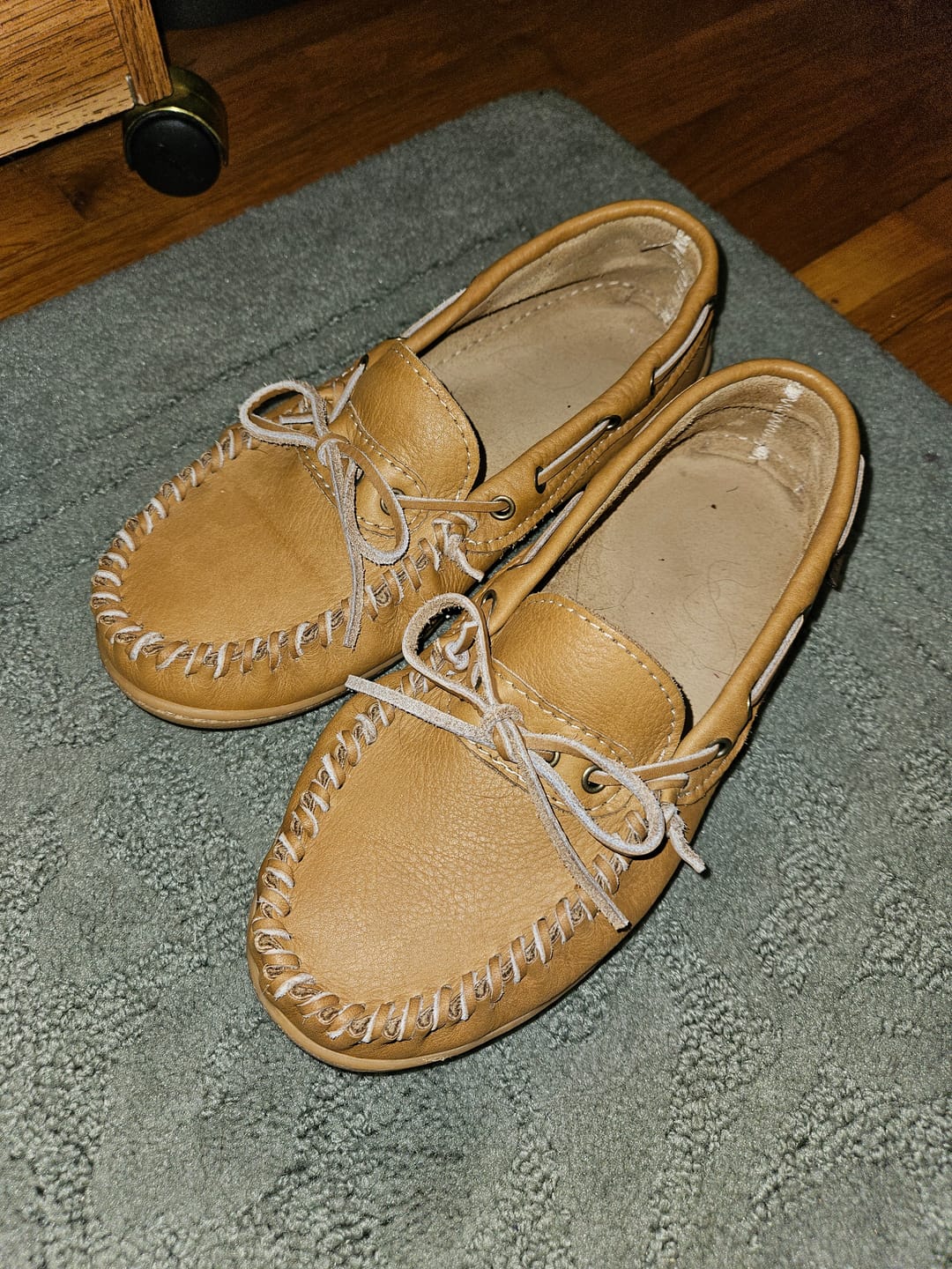 Customer photo review of Men's Wide Leather Moccasin Shoes