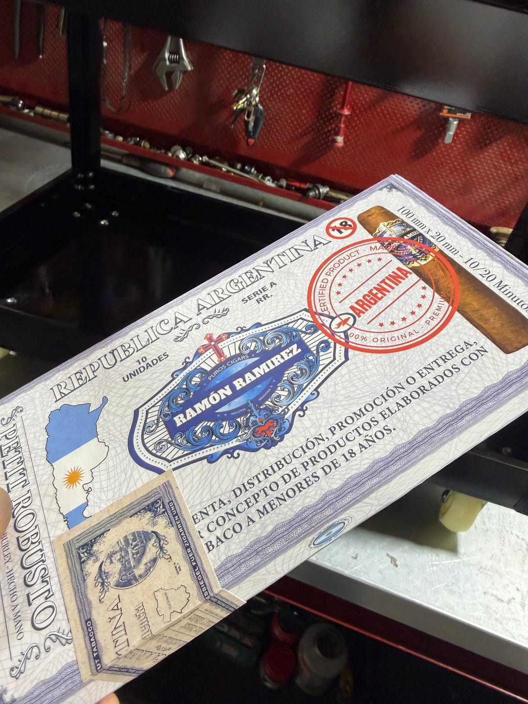 Customer photo review of Petit Robusto - Caja de 10 Unidades (NUEVO EDICION LIMITADA)