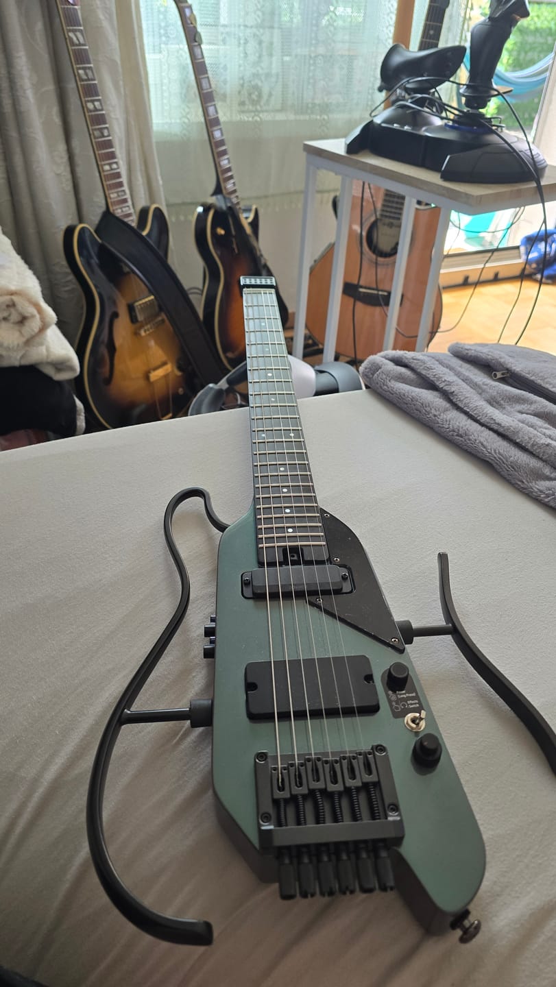 Customer photo review of Donner HUSH X PRO Multi-Effekt-E-Gitarre