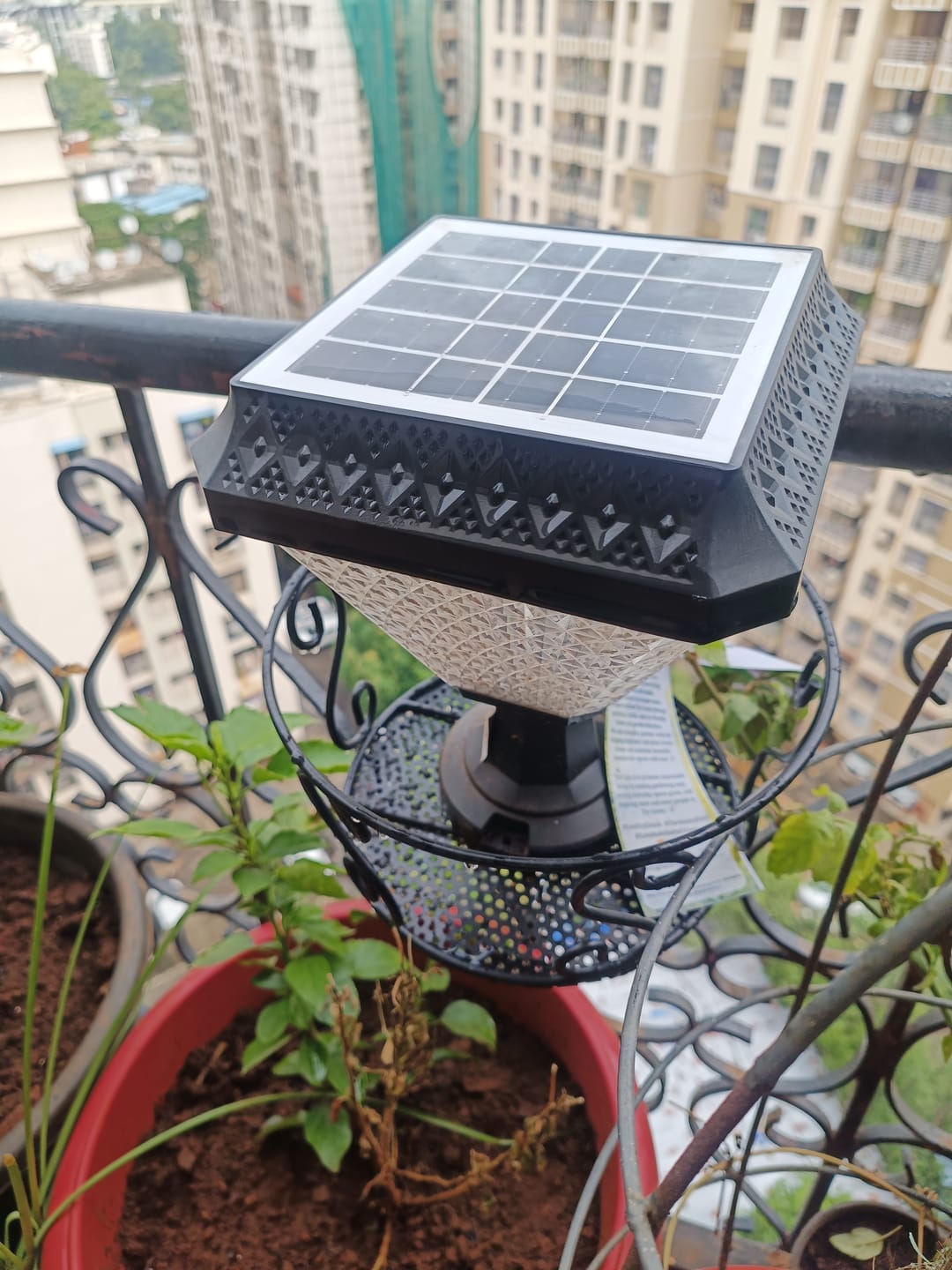 Customer photo review of TryGreen – Owra Metal Railing Stand for Balcony & Railing Decor