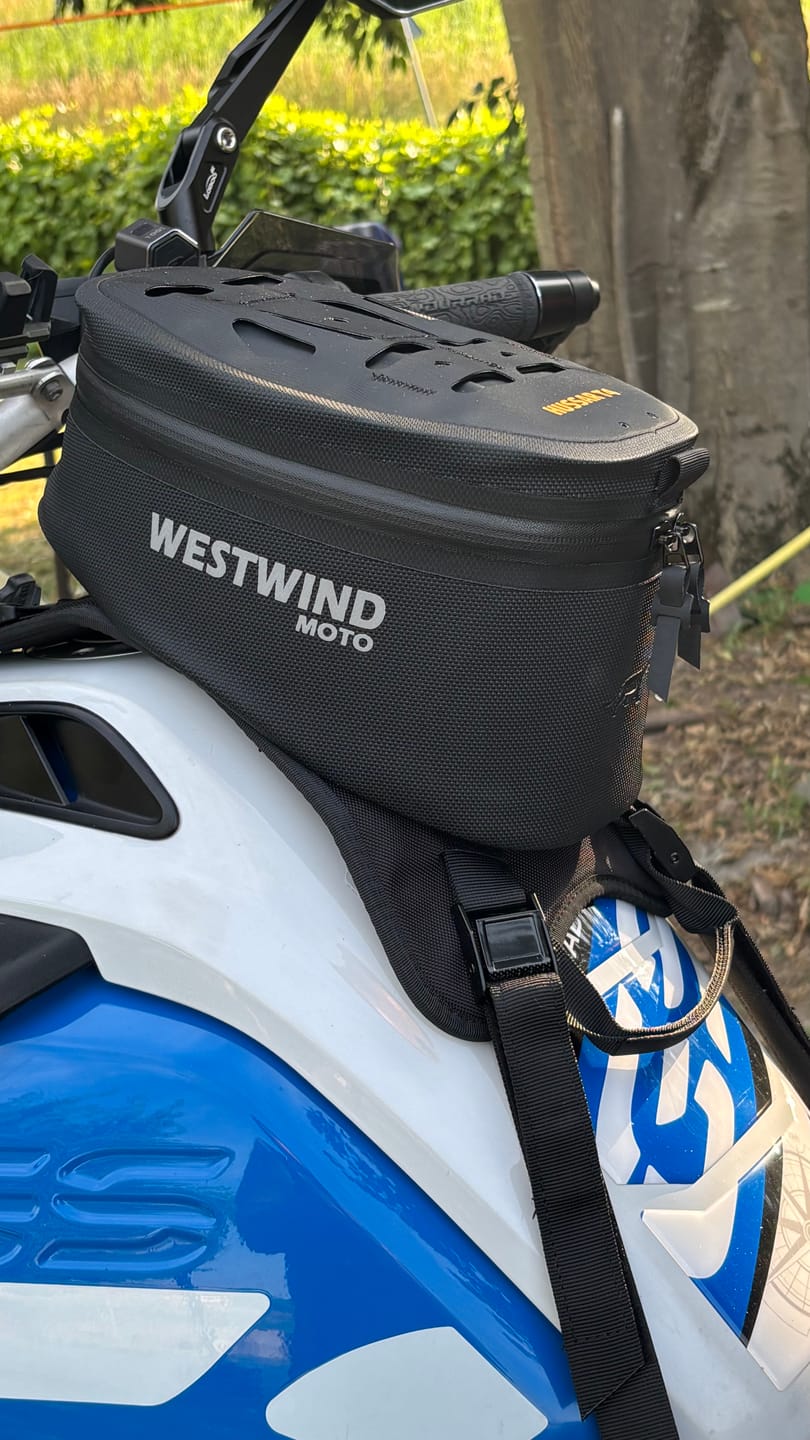 Customer photo review of Hussar Tank Bag