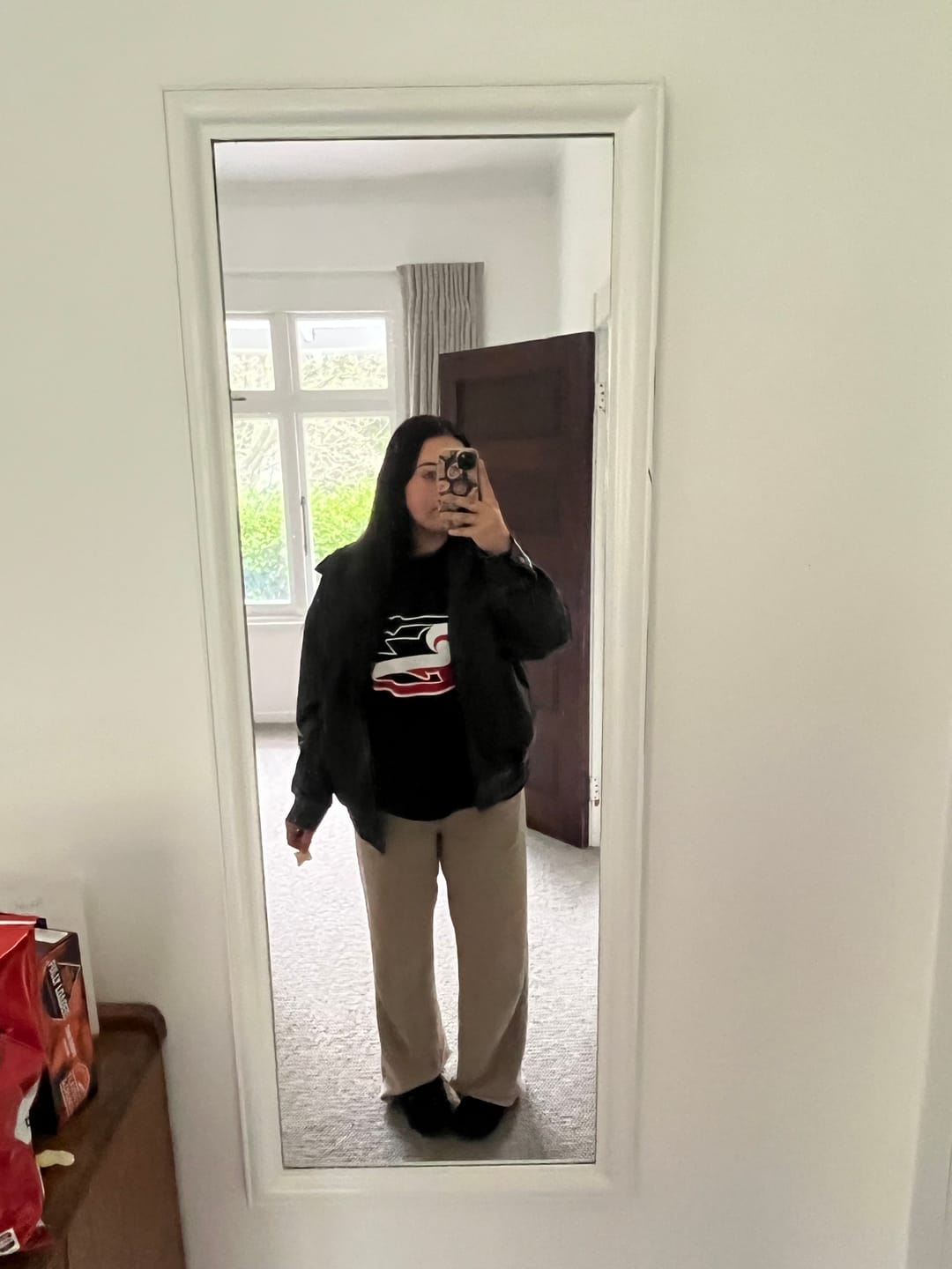 Customer photo review of ‘LAND  BLACK Tīhāte