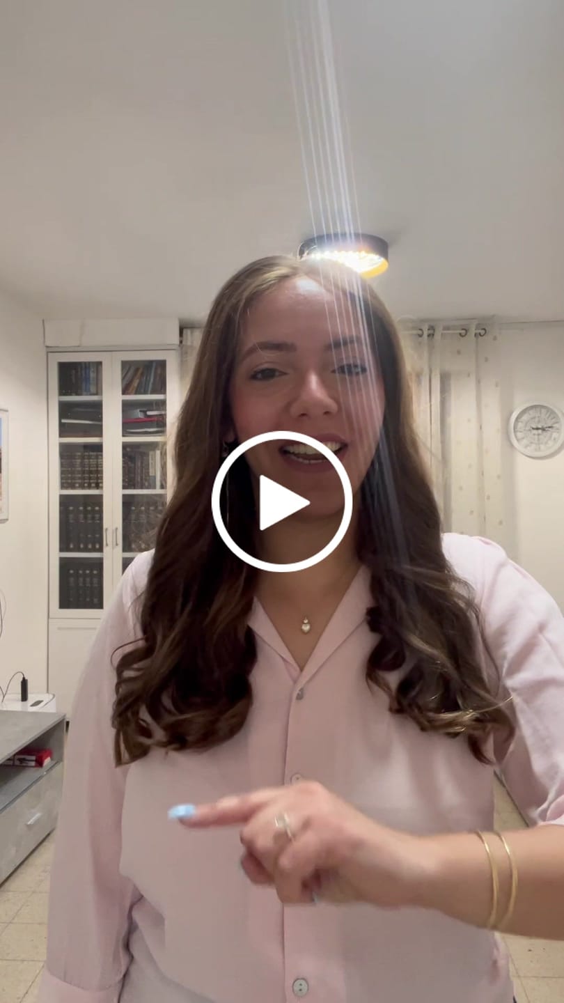 Customer video review of חולצת ספורט שליש MODEST SHIRT