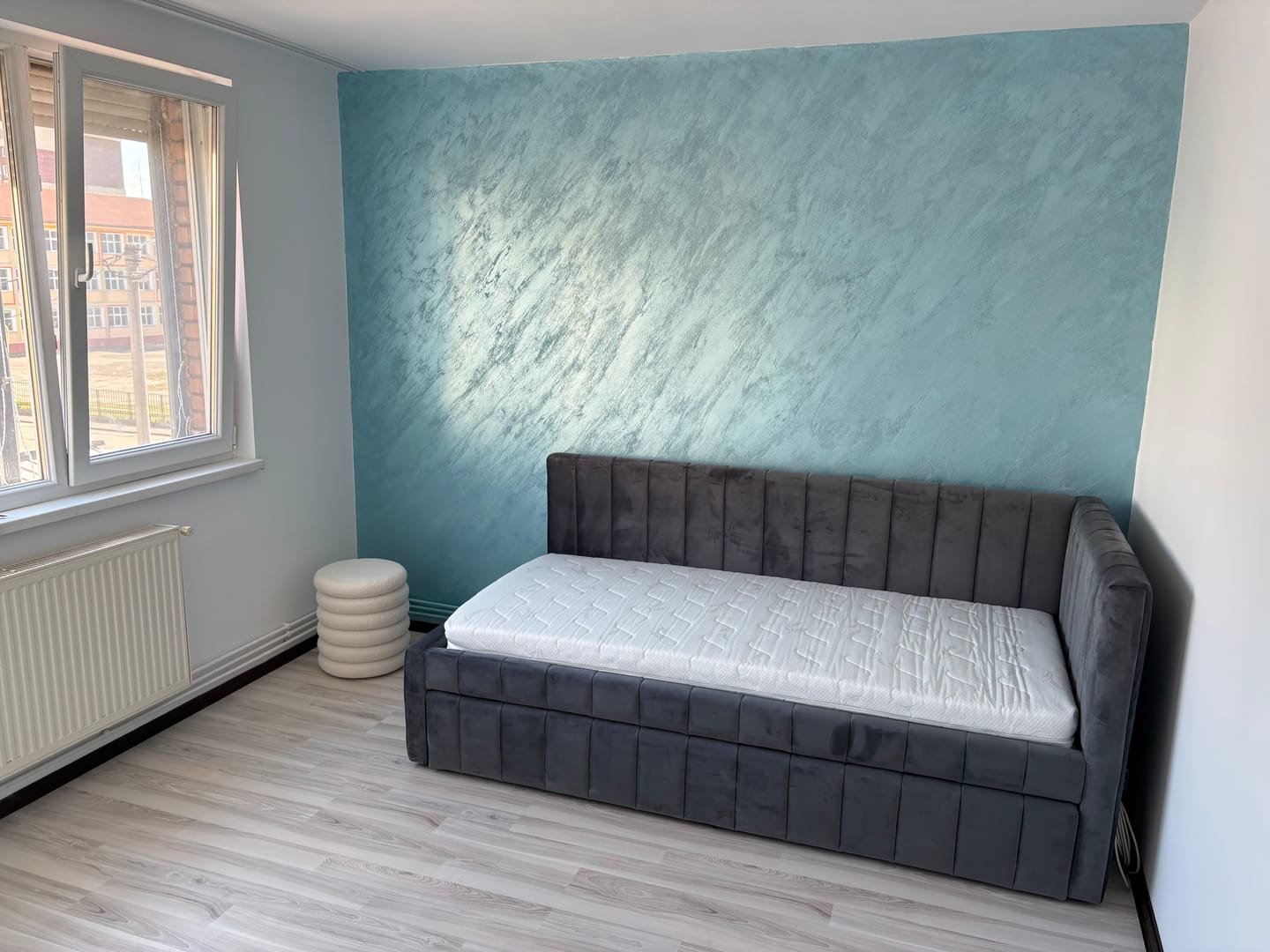 Customer photo review of Pat DERBY 90x200, stofa catifelata gri - Bluvel 14, cu somiera