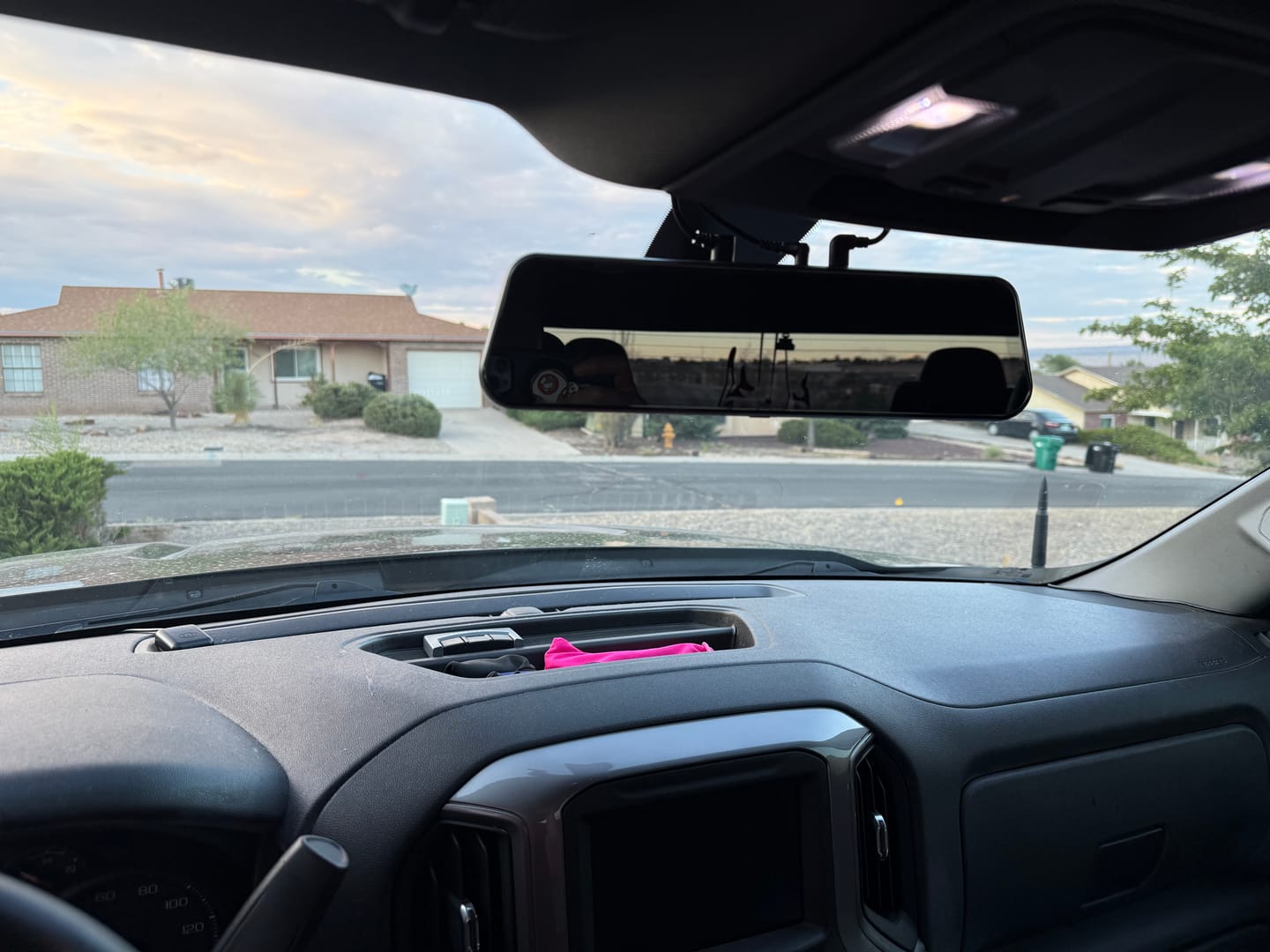 Customer photo review of WOLFBOX G900Pro WiFi 12MP Touch Screen Rear View Smart Mirror Dash Cam