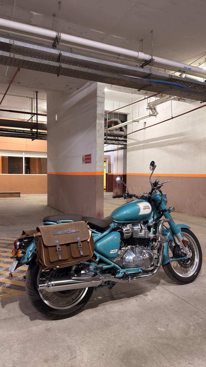 Customer photo review of expedition saddlebag for bullet/classic 650