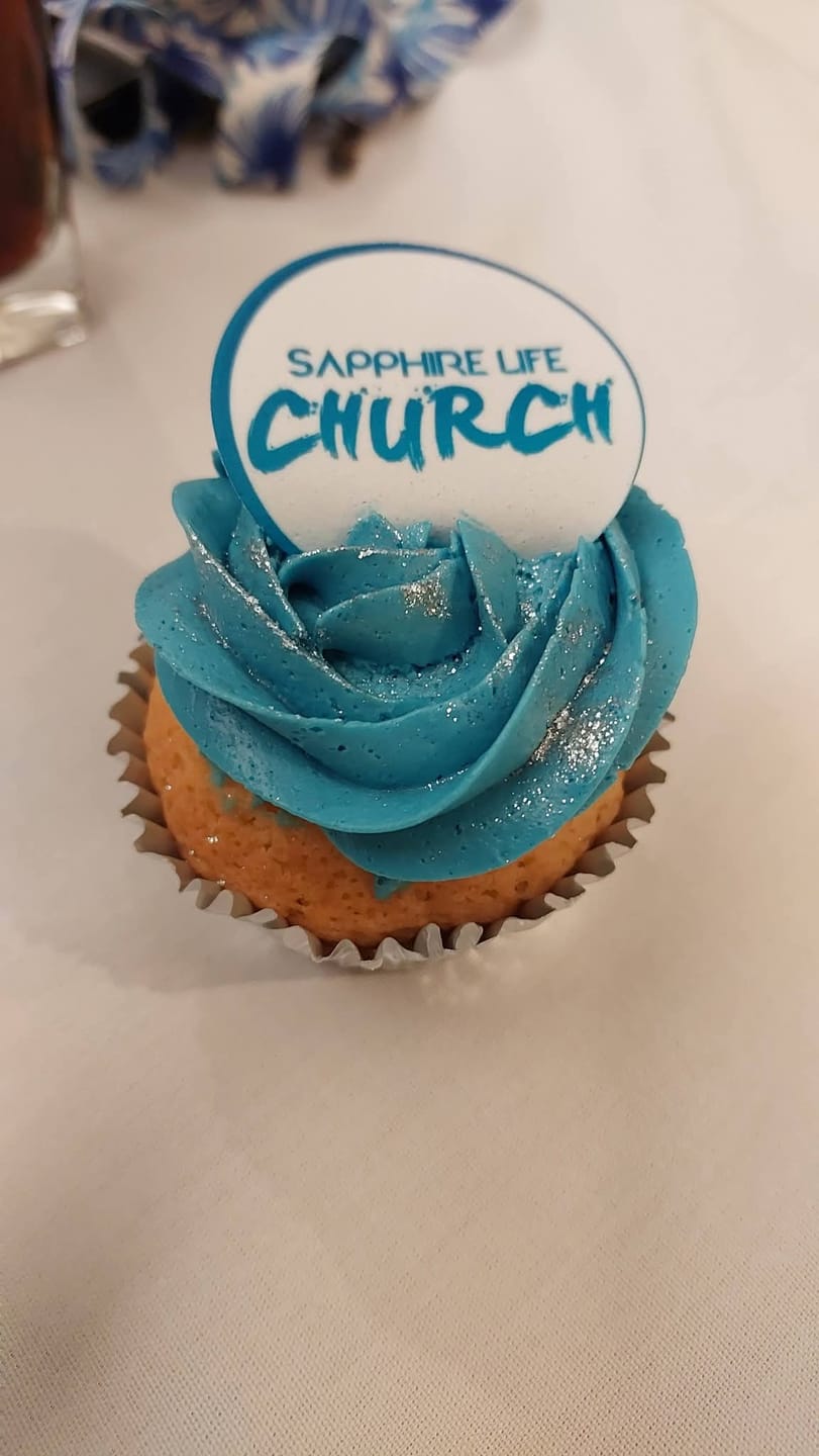 Customer photo review of 15 x 5 cm Pre-cut Standard Cupcake Custom Edible Icing Images