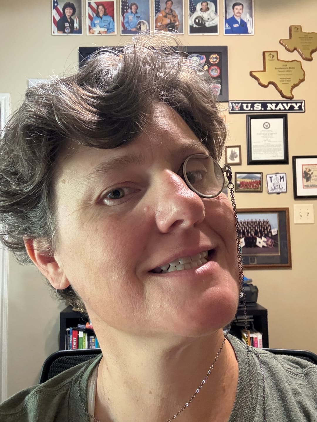 Customer photo review of Monocle & Chain - SIlver (Dark)
