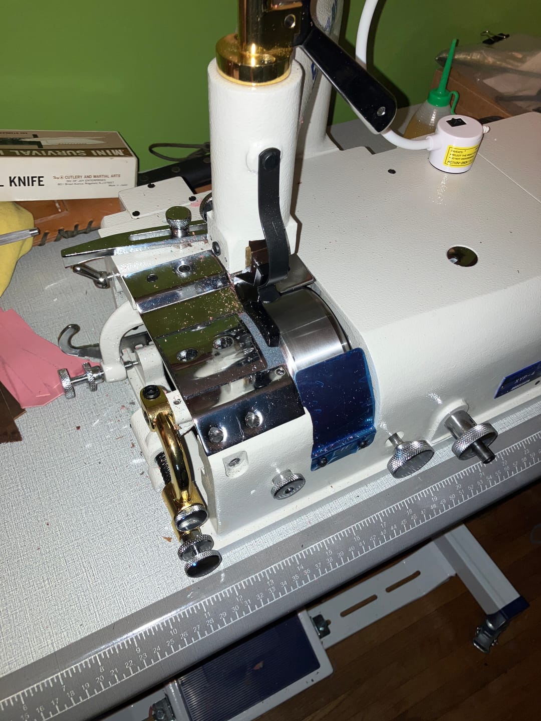 Customer photo review of SPEEDWAY SW-XYP-4 Leather Skiver with Servo Motor, Table and Stand Included