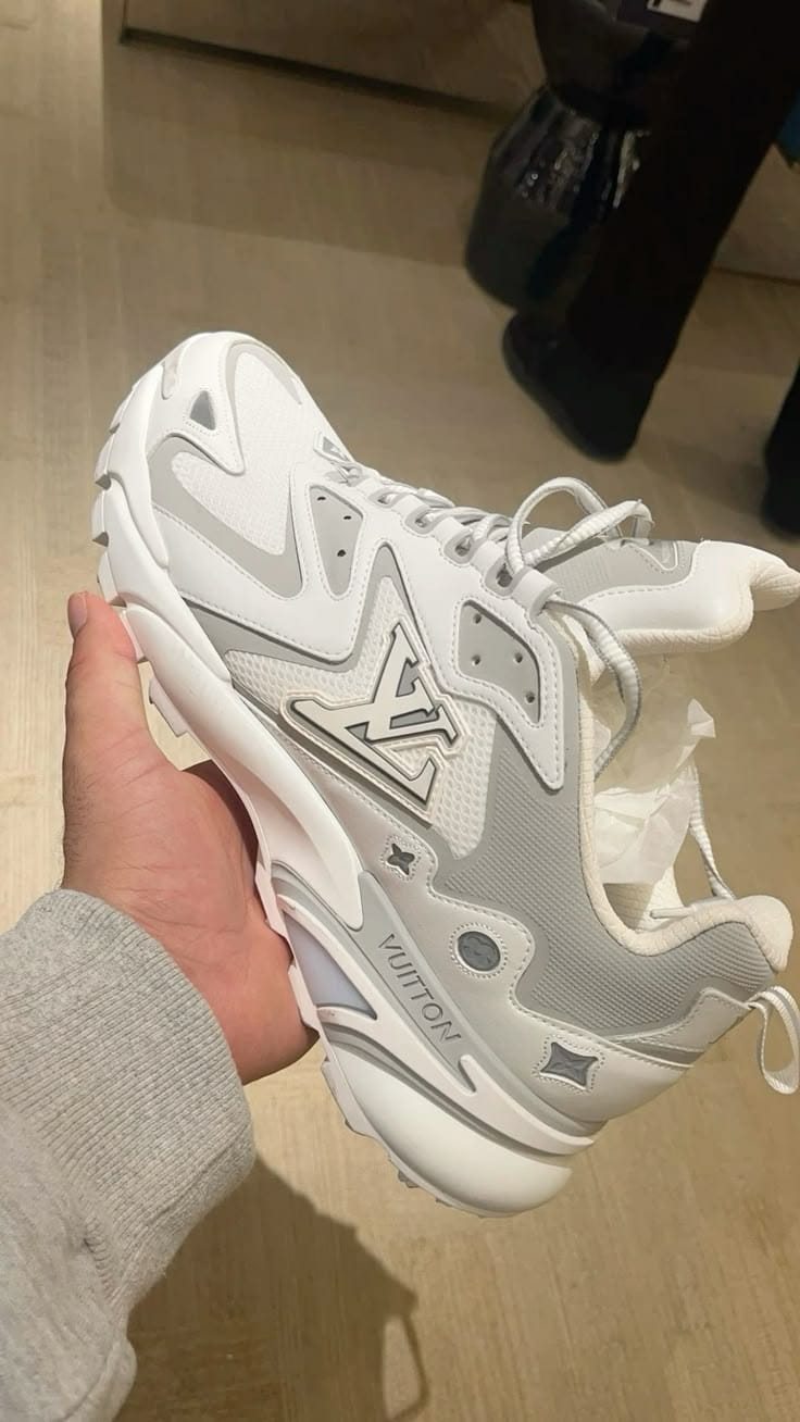 Customer photo review of Louis Vuitton Tatic