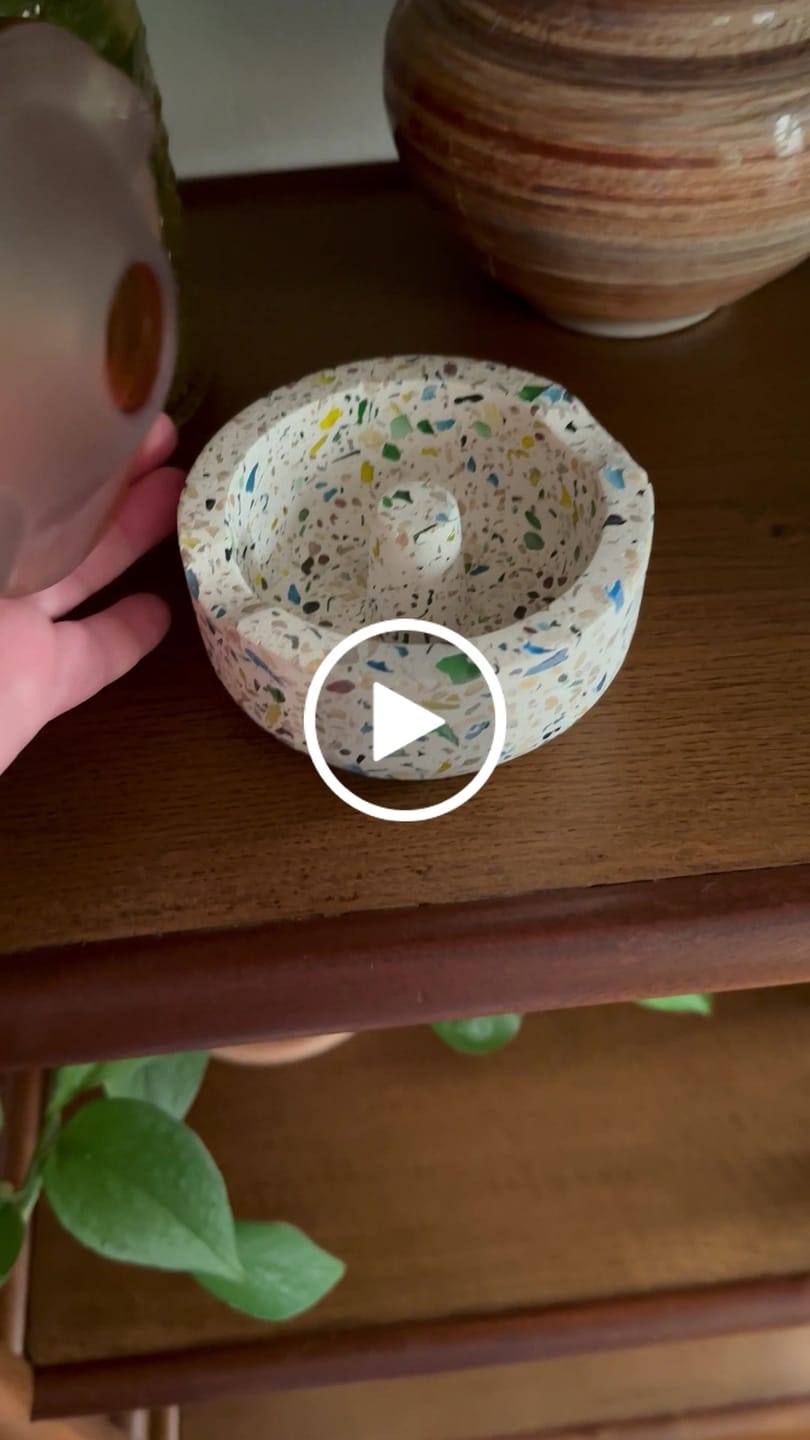 Customer video review of Symi Ashtray