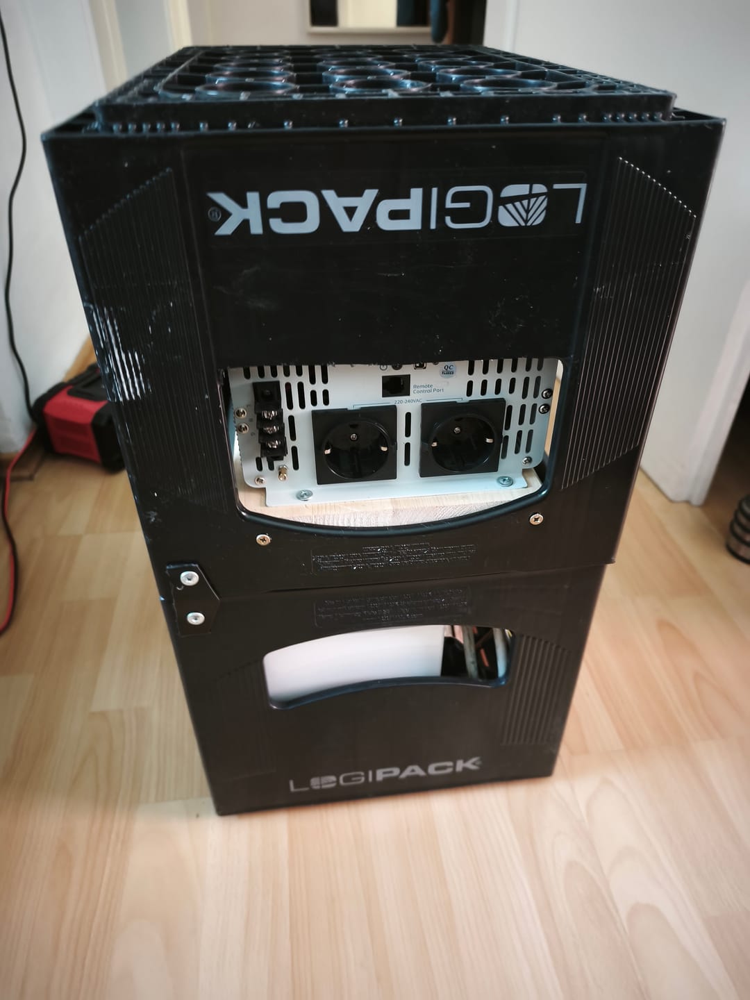 Customer photo review of 0% MwSt.- Redodo 2000W Reiner Sinus Wechselrichter Mit LCD Monitor