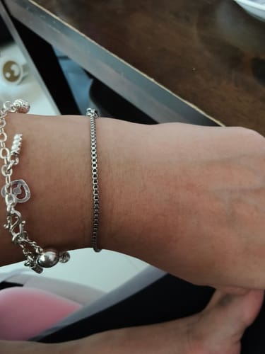 Customer photo review of Taylor Minimal Bracelet