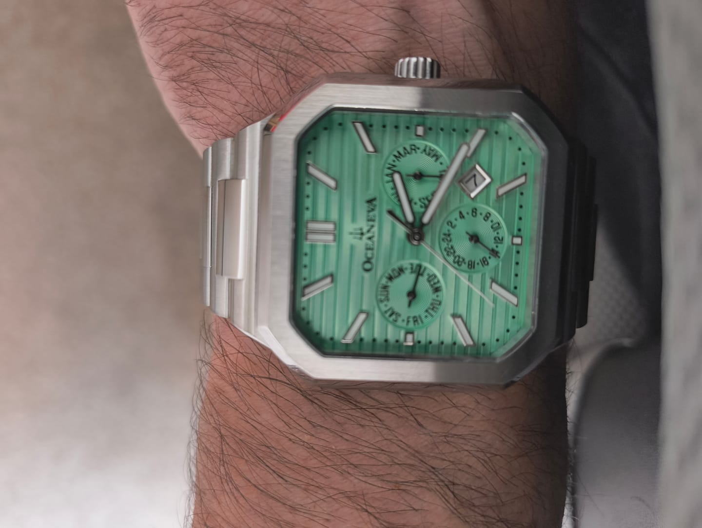 Customer photo review of Oceaneva Mens Tenuis Automatic Calendar Thin Watch Mint Dial