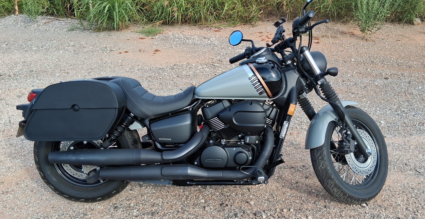 Customer photo review of 28L - Panzer Medium Quick Mount 2024+ Honda Shadow Phantom 750 Leather Saddlebags