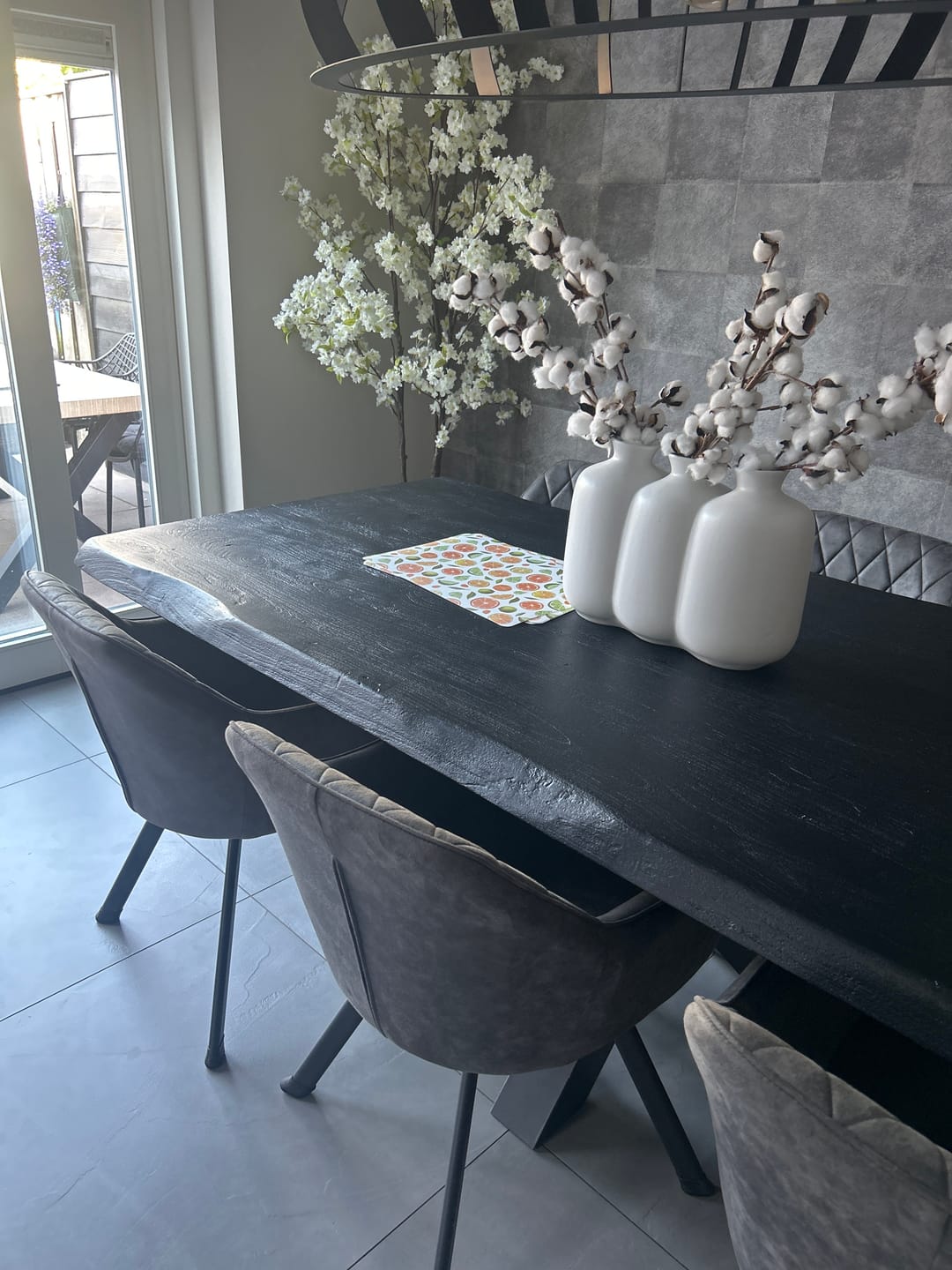 Customer photo review of Brione Draaibare Eetkamerstoel - Grijs
