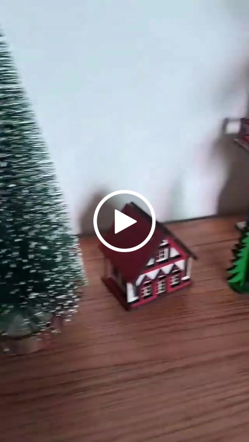 Customer video review of Decoração de Natal Vila de casas 5 peças