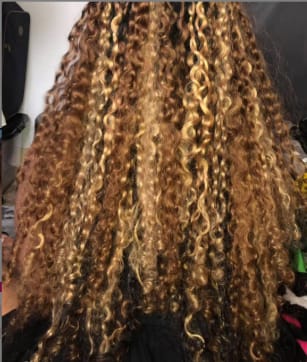 Customer photo review of Wavymy Honey Blonde Highlight Burmese Curly Feather Crochet Human Hair Boho Braids Hair Extension