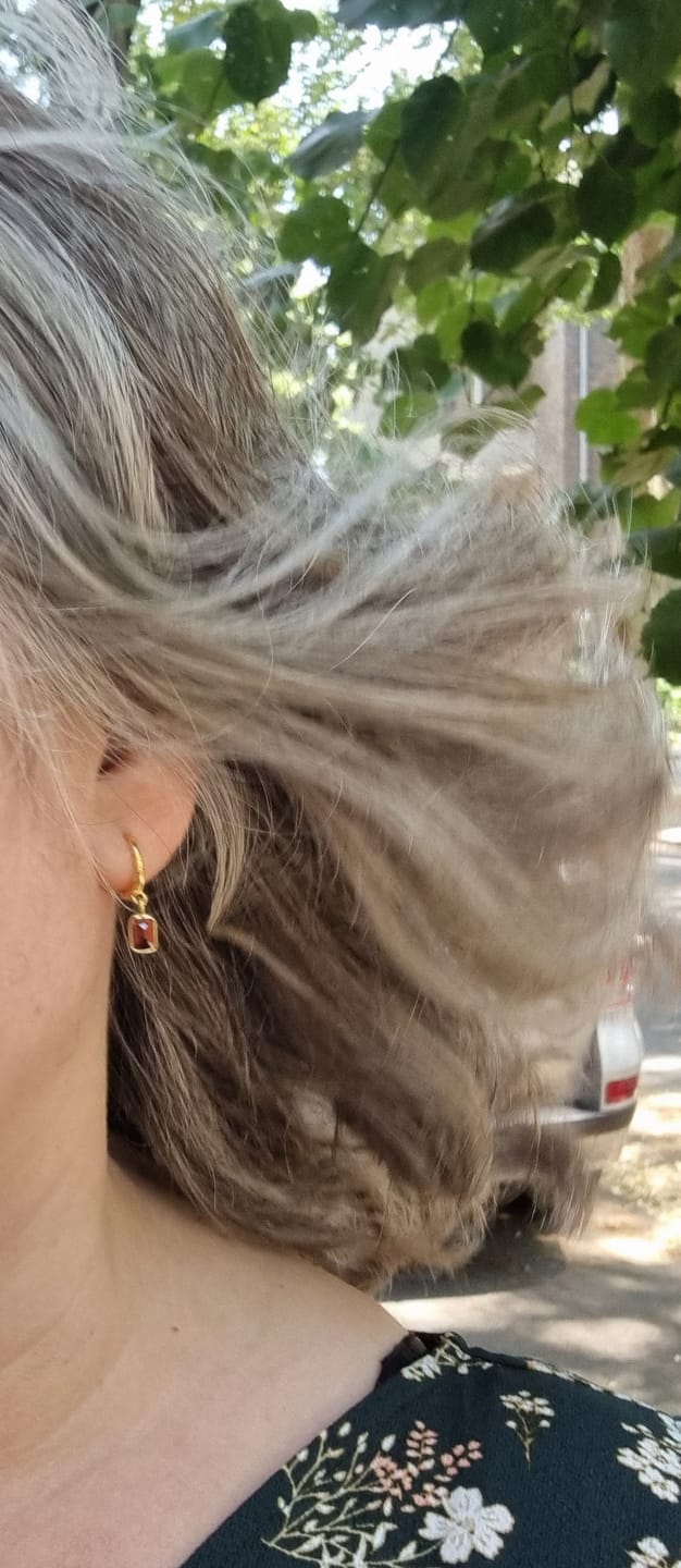 Customer photo review of Aurora Ohrringe