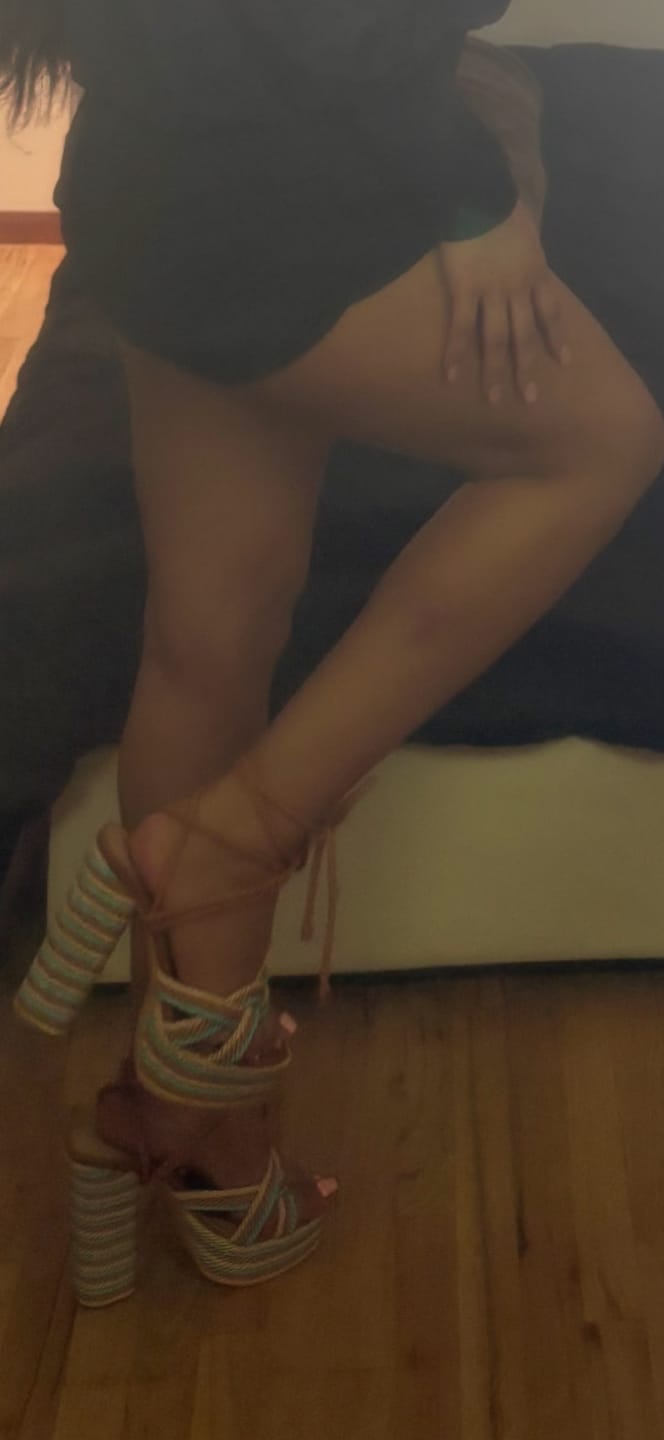 Customer photo review of Brianna Caramel/Teal Multi Color Rope II