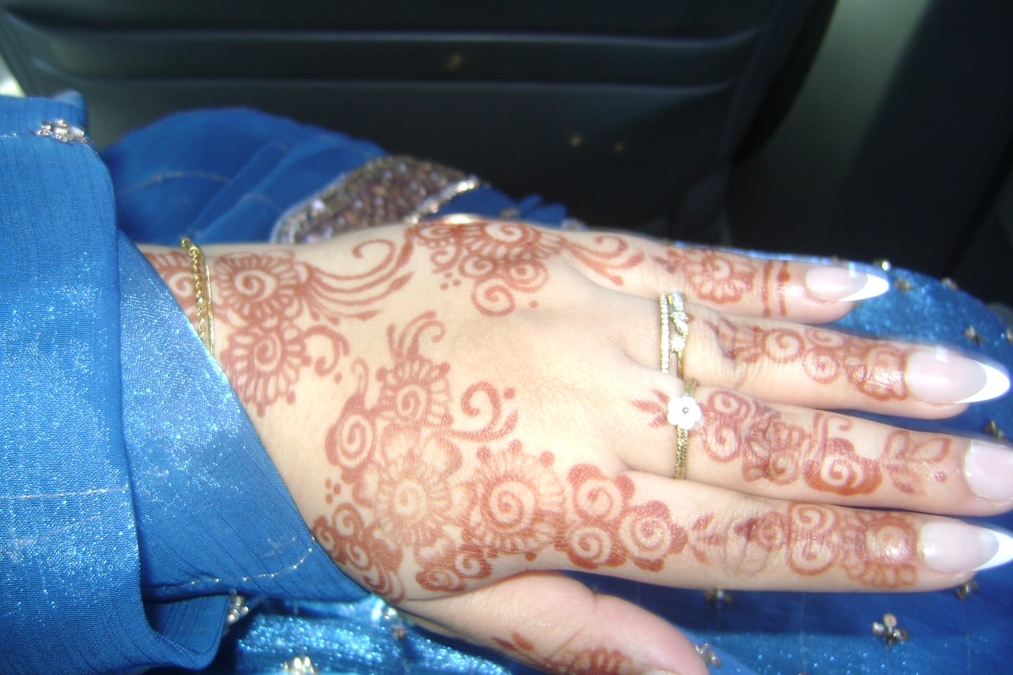 Customer photo review of White Petal Shell Ring
