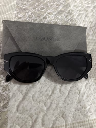 Reseña con foto de un cliente sobre Lentes De Sol Redondos Punta Cuadrada Street