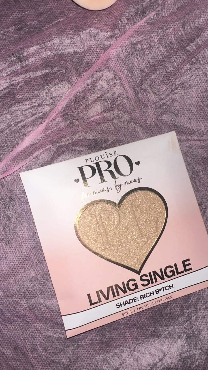 Customer photo review of Skin Bling Highlighter Refill Pan