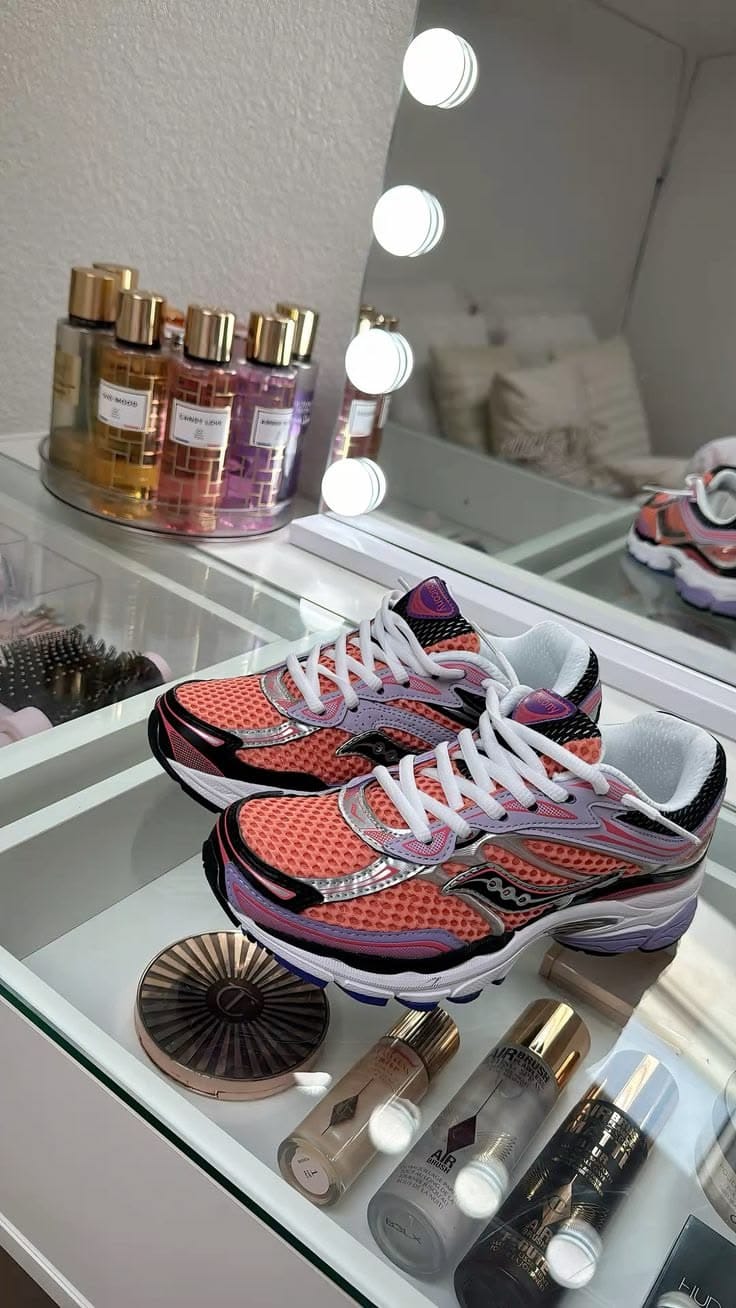 Customer photo review of Saucony ProGrid Omni 9