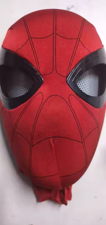 Customer photo review of Máscara Spider-Man Con Ojos Móviles