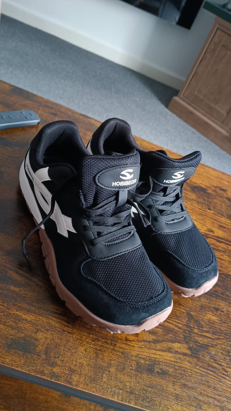 Customer photo review of Hareball - Wide Toe Sneakers