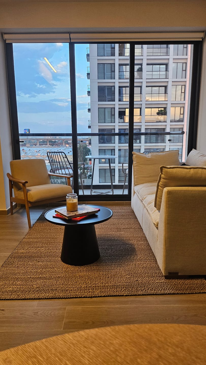 Customer photo review of Mesa Lateral Ginebra
