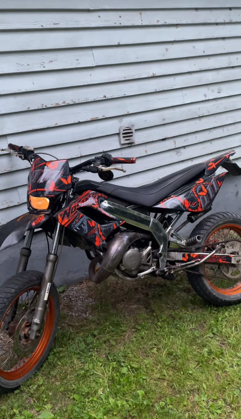 Customer photo review of Snake Bite Graphics