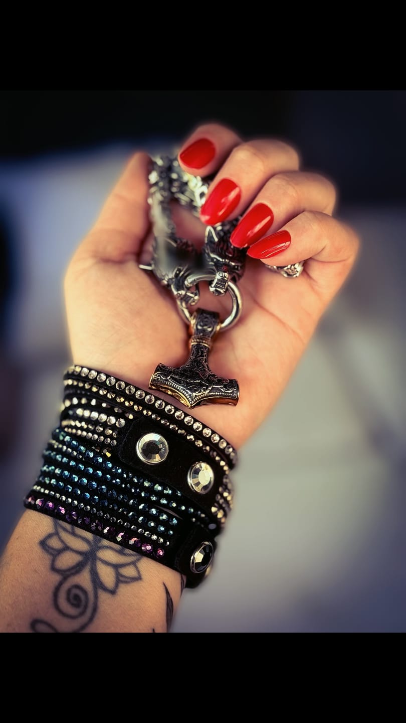 Customer photo review of Mjölnir King Chain