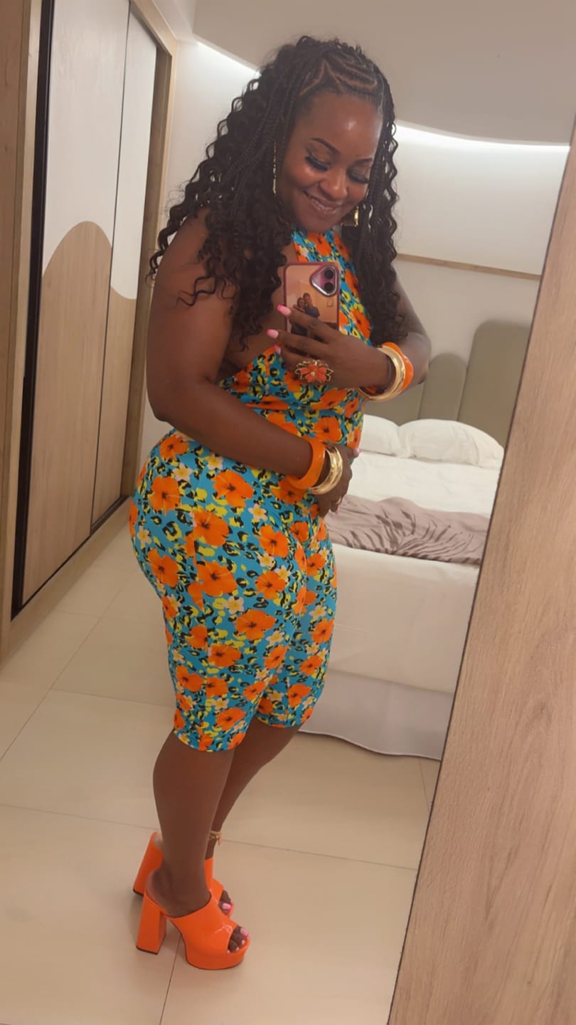 Customer photo review of Aria Capri