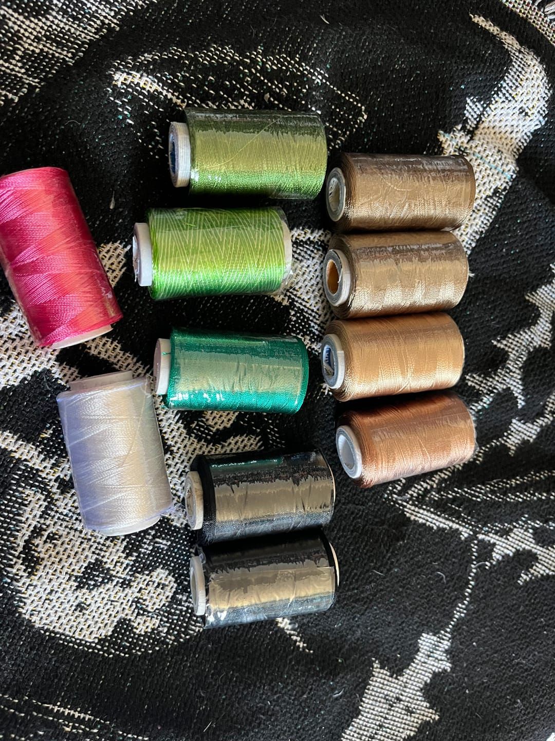 Customer photo review of 10 Reels of Assorted Embroidery Sewing Thread FOR £2!