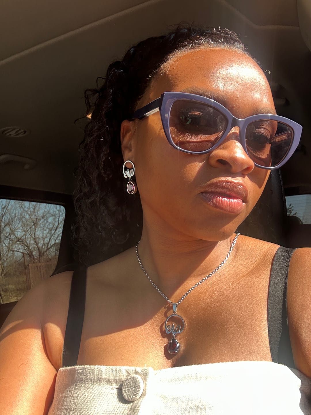 Customer photo review of Eralove Silver Teardrop Earring