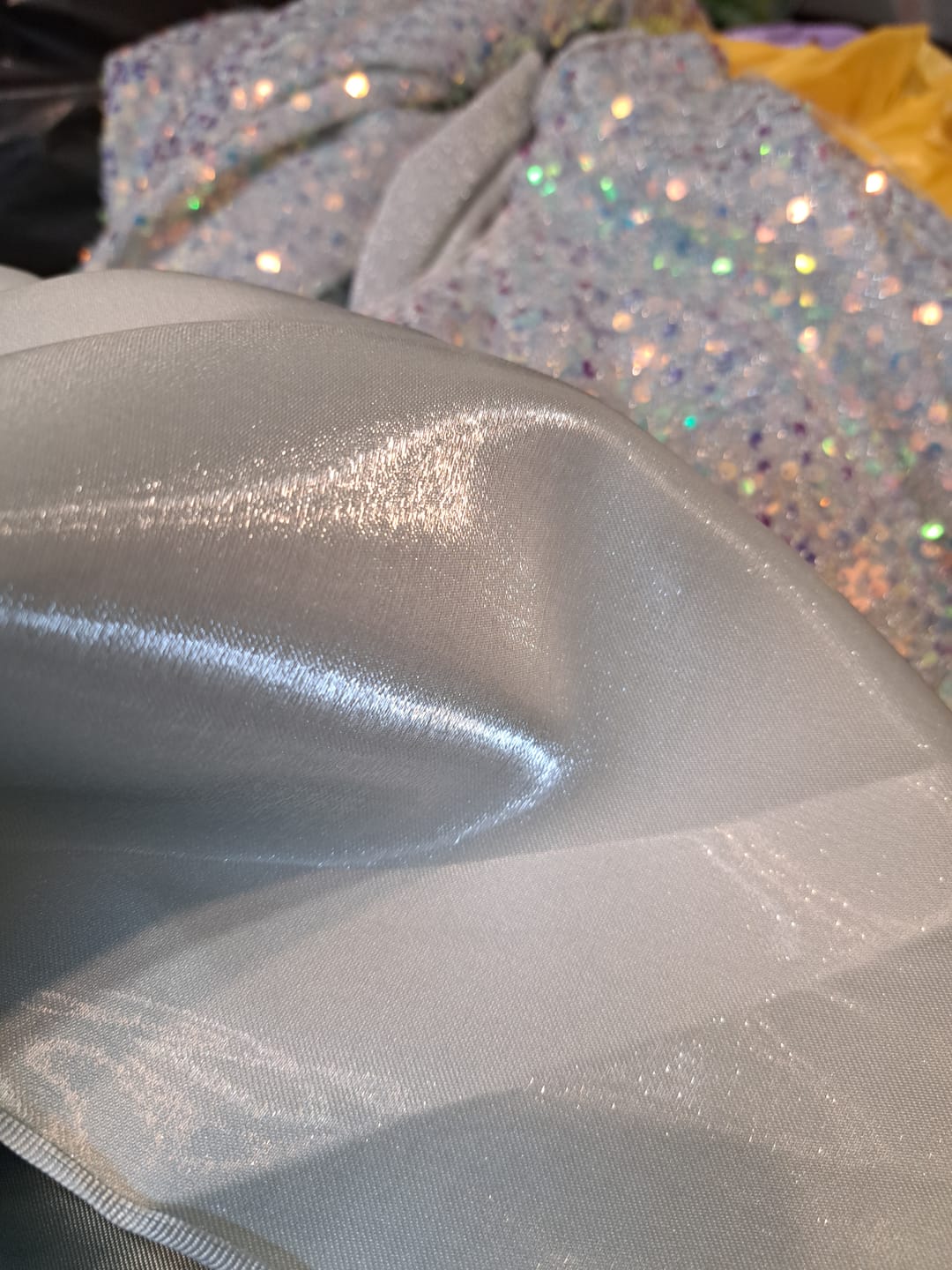 Customer photo review of Satin Lichid Fix Verde Ou-de-Rata