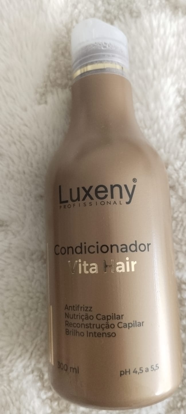 Customer photo review of Acondicionador Reconstrucción Vita Hair 300 ml