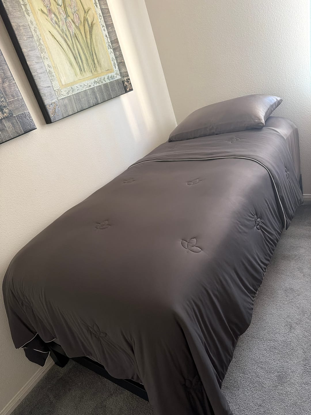 Customer photo review of ÉSTIU Ultra-Cool Summer Comforter Set