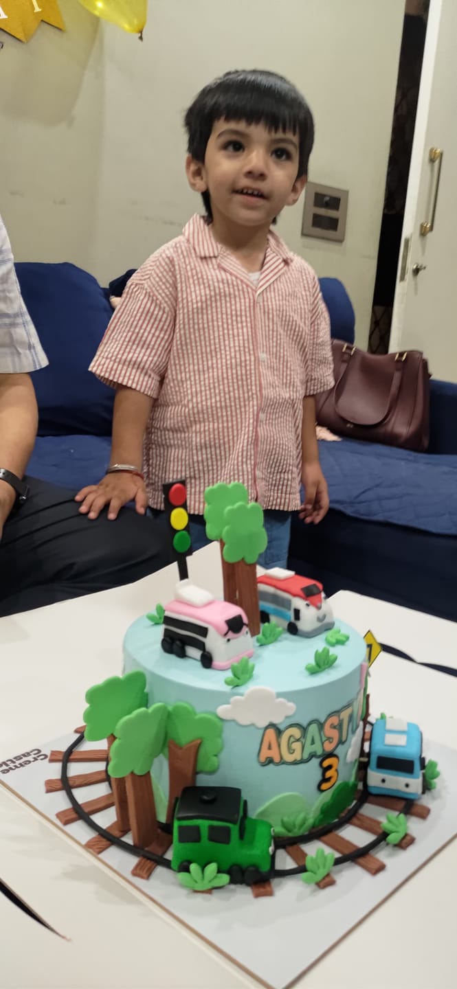 Customer photo review of Transport theme kids Cake